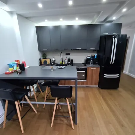Flat In Center Apartment *